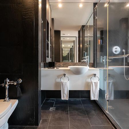 Vic 3 Bangkok Hotel Екстер'єр фото