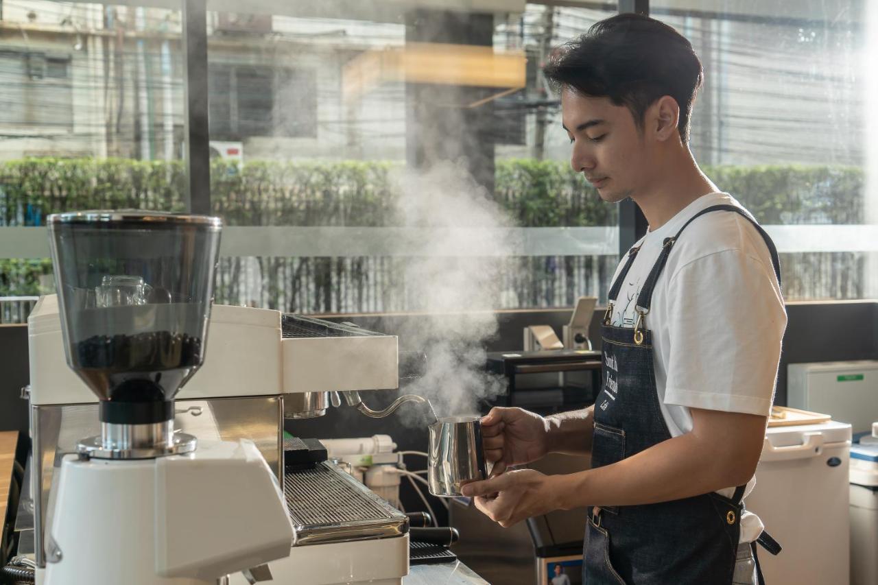 Vic 3 Bangkok Hotel Екстер'єр фото