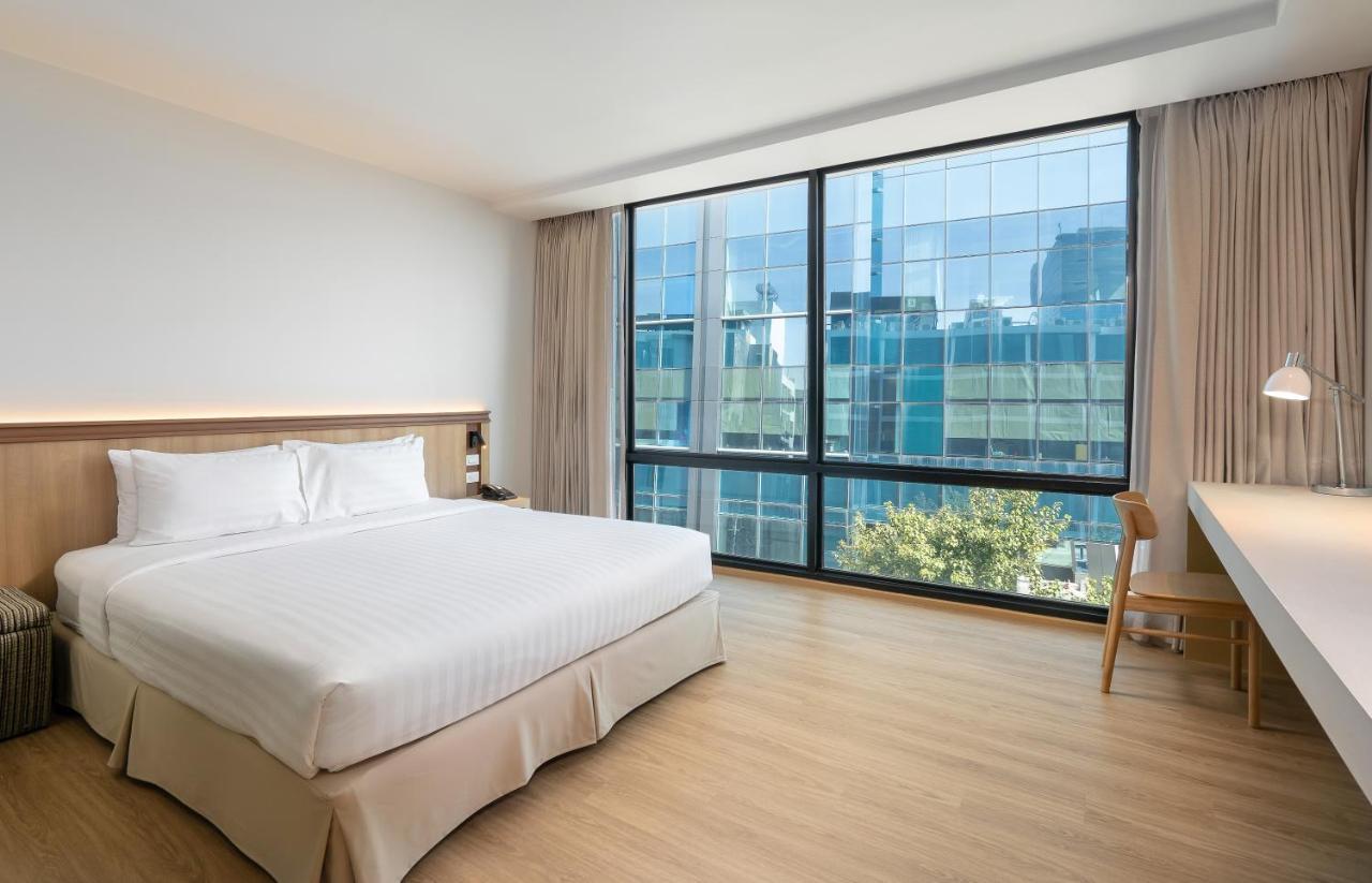 Vic 3 Bangkok Hotel Екстер'єр фото