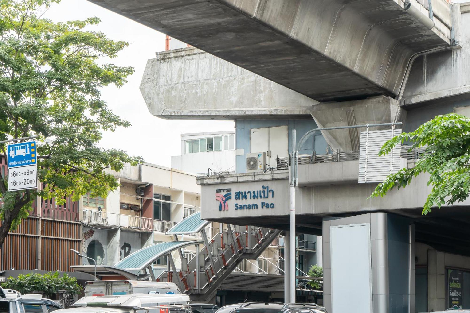 Vic 3 Bangkok Hotel Екстер'єр фото