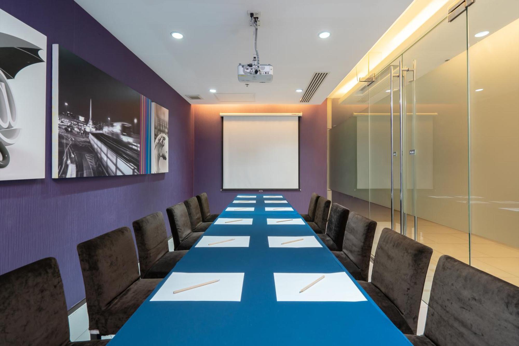 Vic 3 Bangkok Hotel Екстер'єр фото
