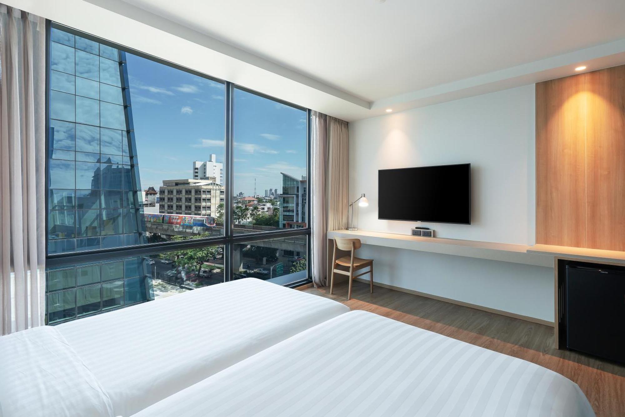 Vic 3 Bangkok Hotel Екстер'єр фото