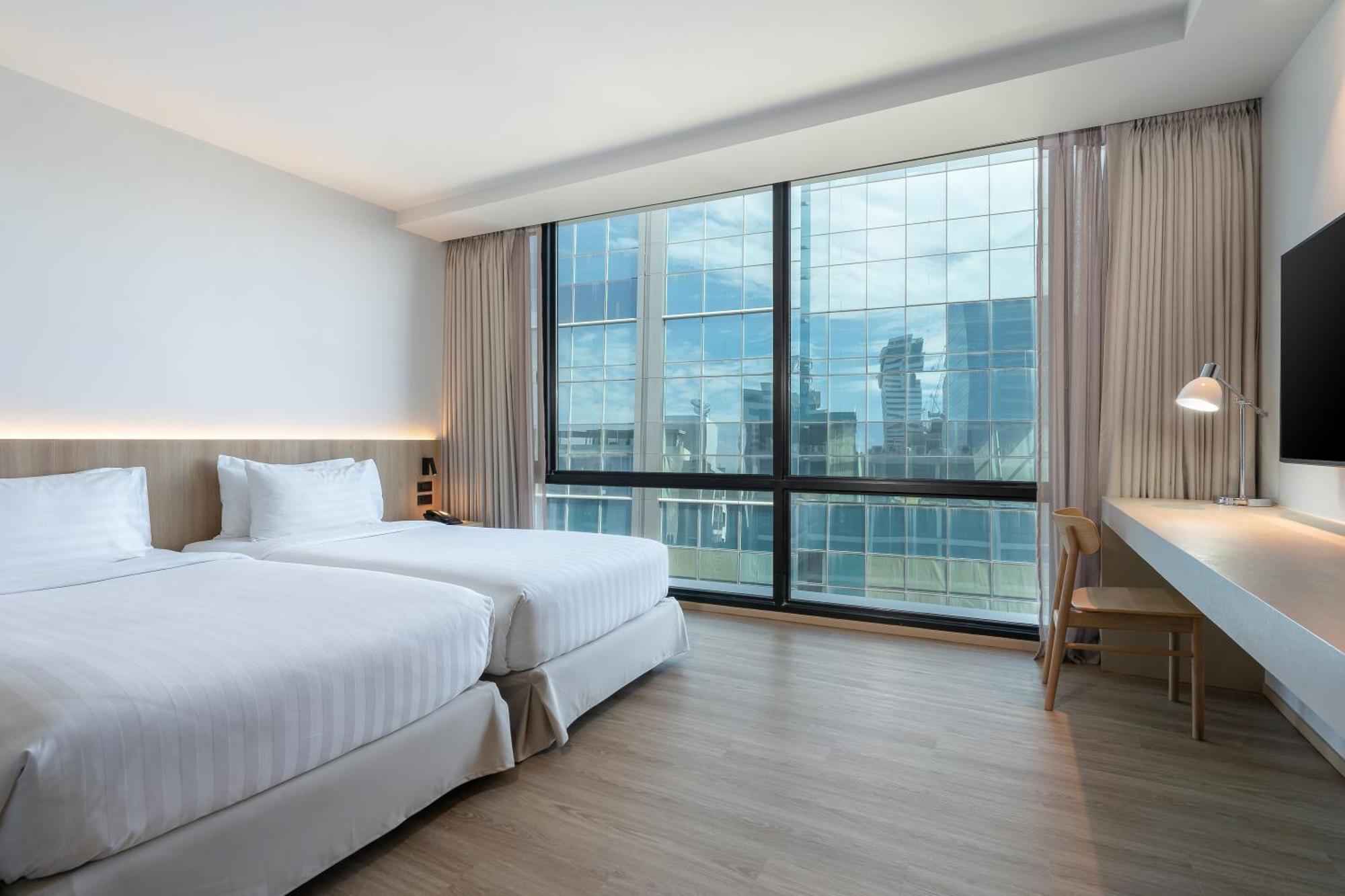 Vic 3 Bangkok Hotel Екстер'єр фото