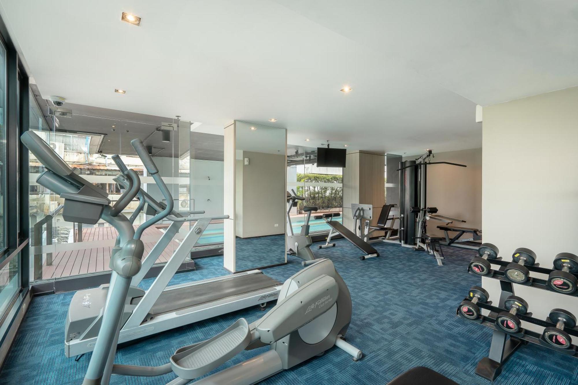 Vic 3 Bangkok Hotel Екстер'єр фото