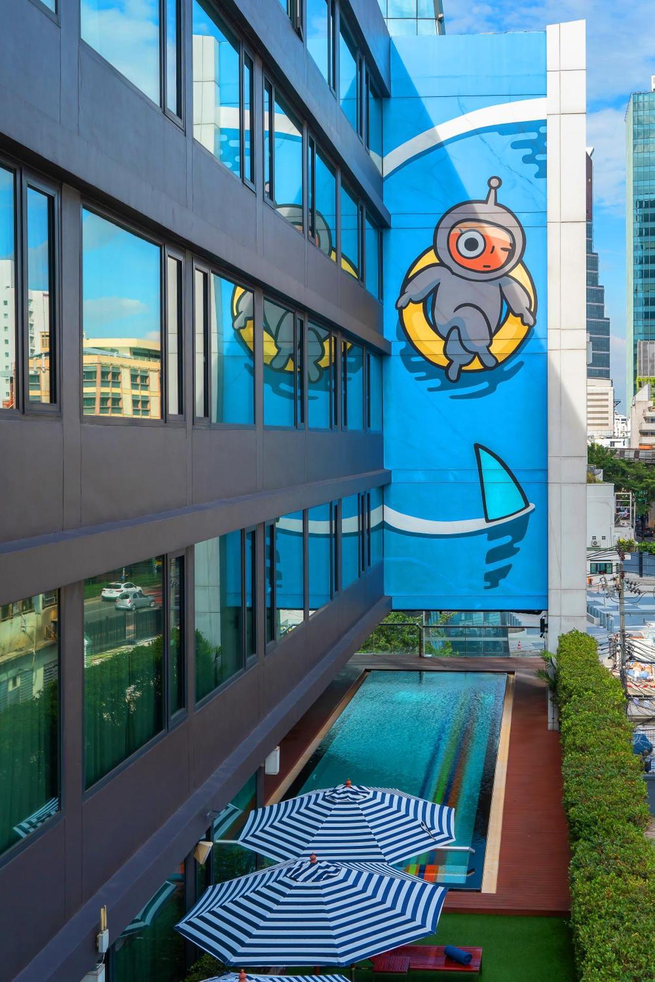 Vic 3 Bangkok Hotel Екстер'єр фото