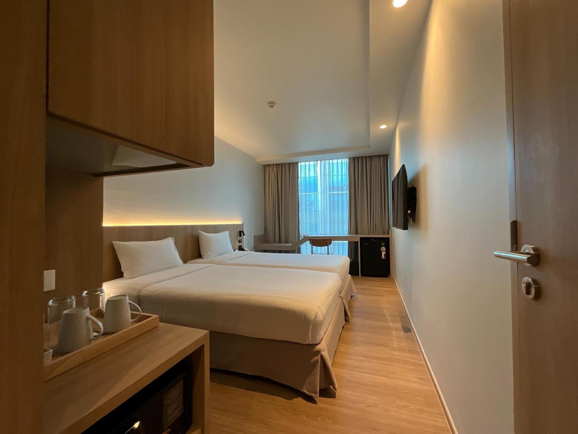 Vic 3 Bangkok Hotel Екстер'єр фото