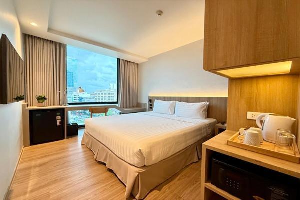 Vic 3 Bangkok Hotel Екстер'єр фото