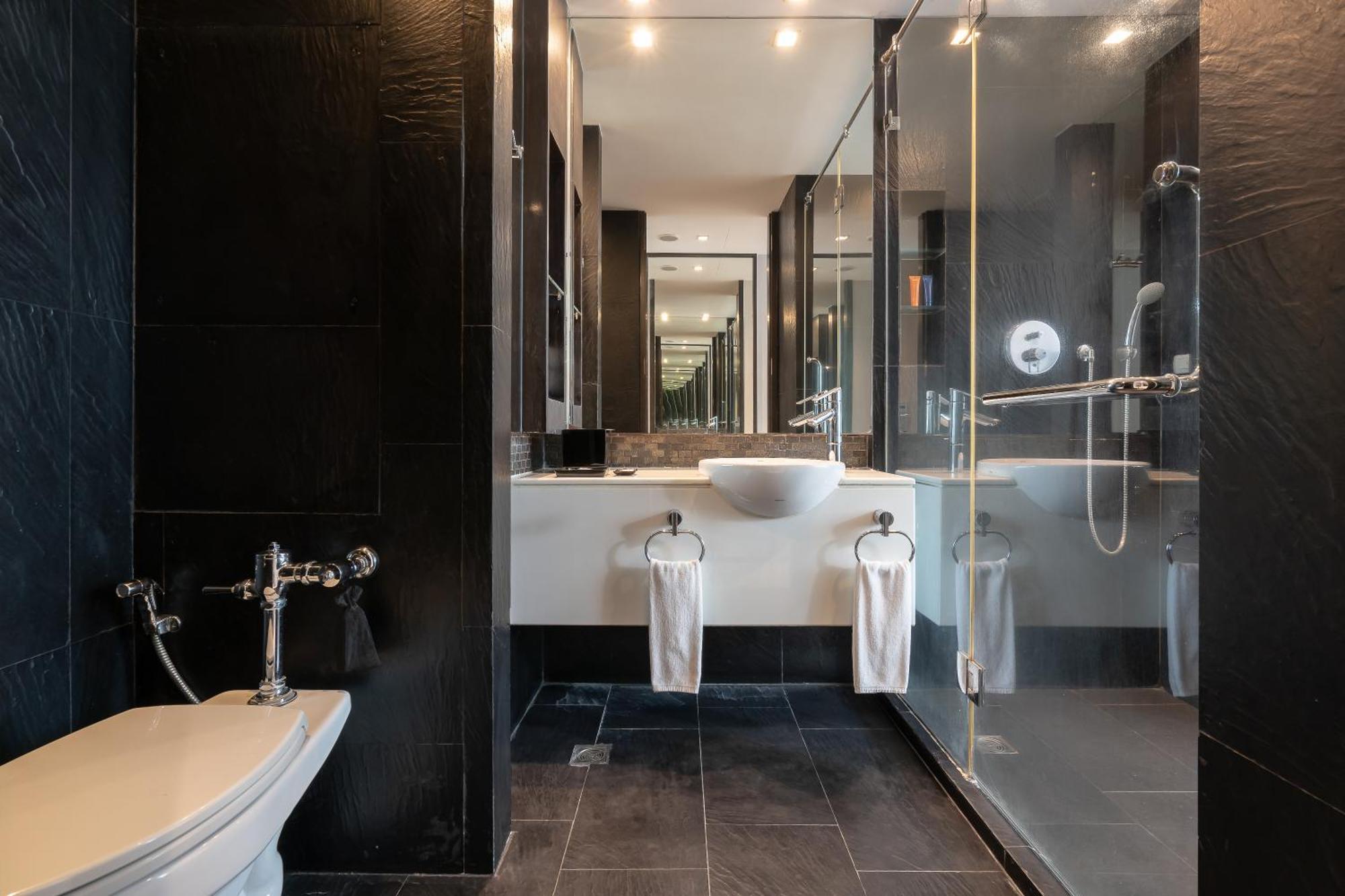 Vic 3 Bangkok Hotel Екстер'єр фото